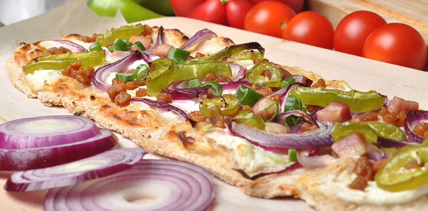 Flammkuchen met barbecue kip - Mandemakers Keukens