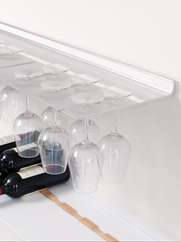strackk with wine glasses