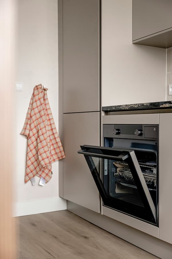 Combi-oven in Blacksteel