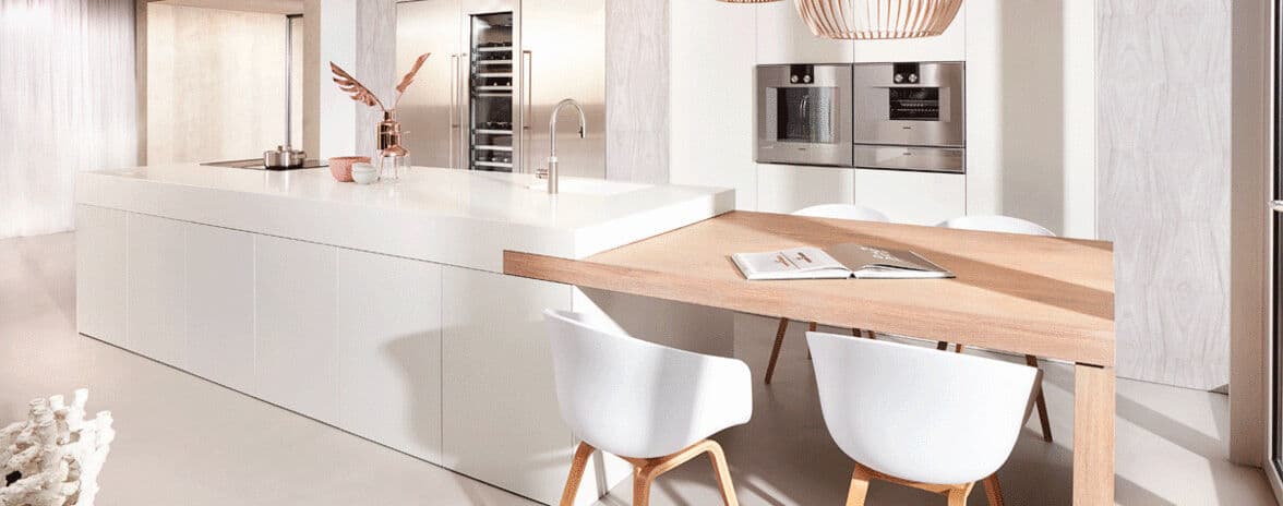 Keukeneiland in moderne keuken