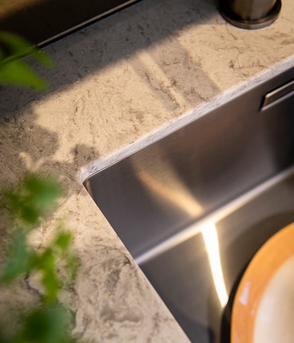 Caesarstone-werkblad-met-spoelbak