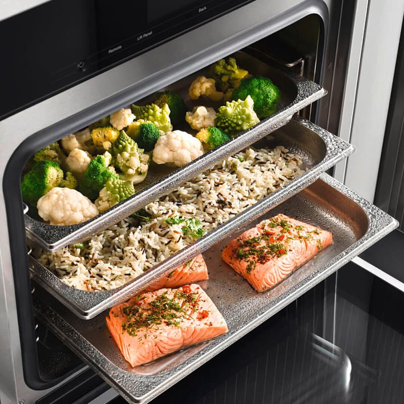 Stoomoven-met-bereide-gerechten