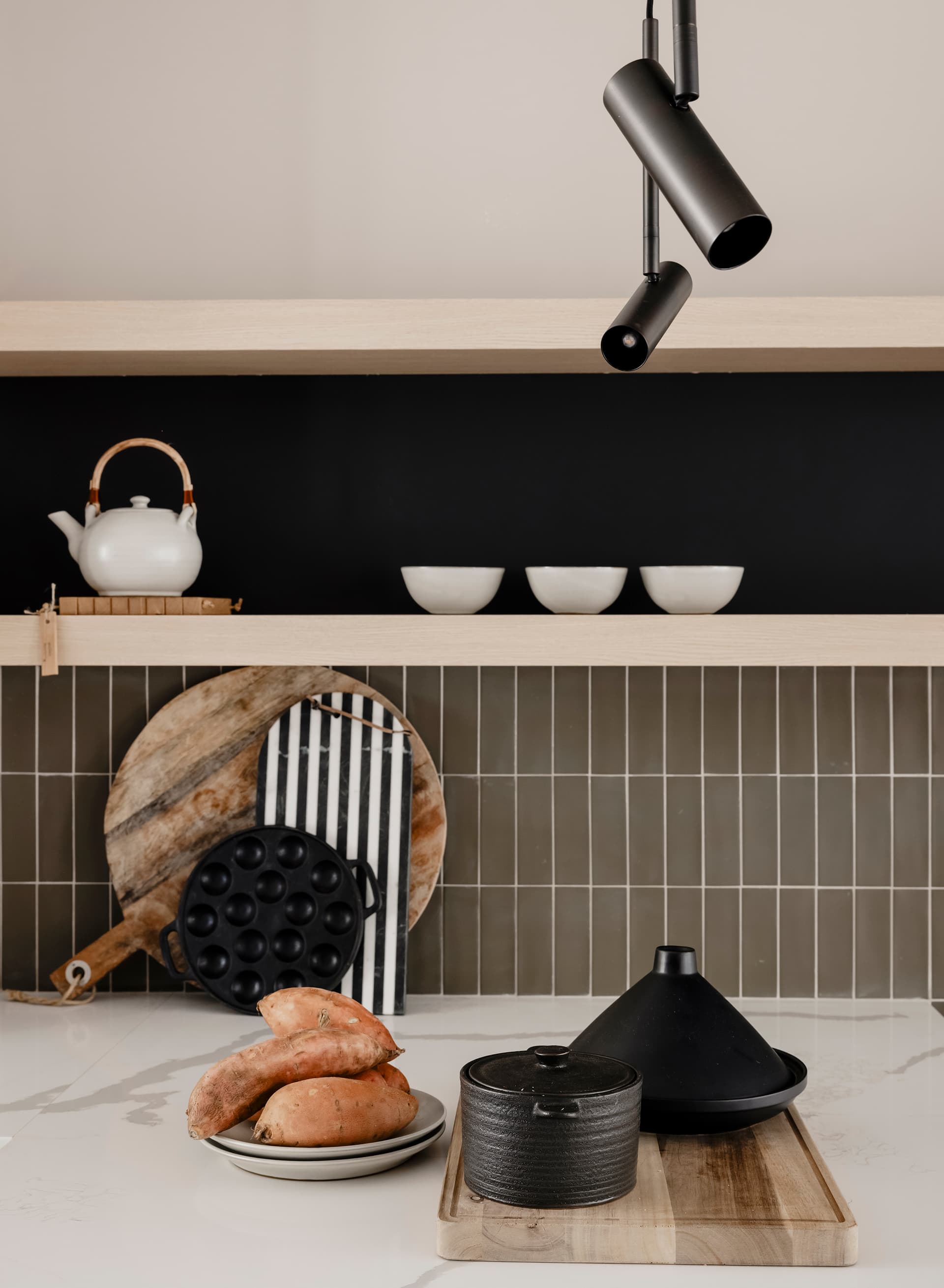 65-WVOJH-�-Gorinchem.jpg Wandplank in keuken