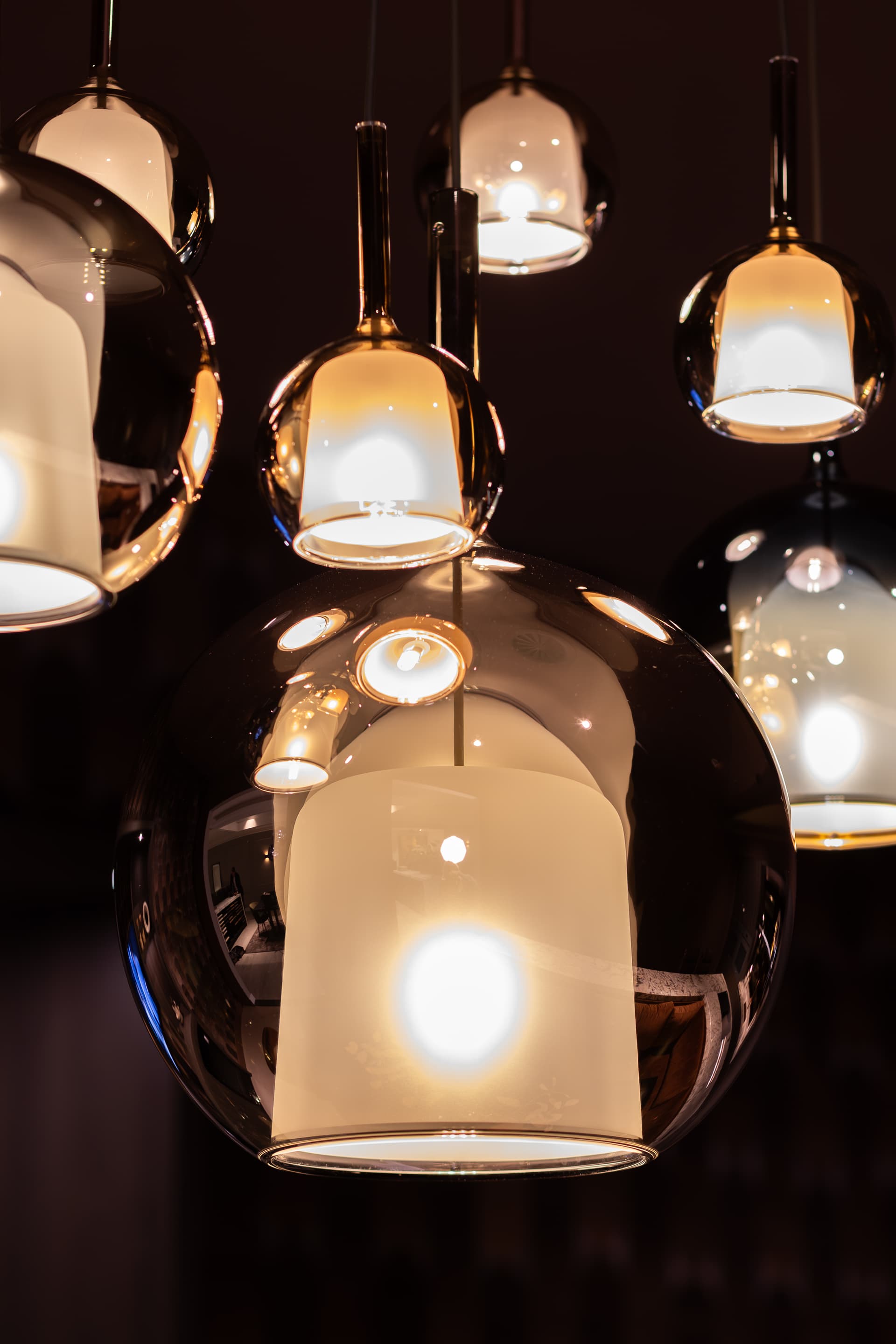 van-woonvilla-naar-droomvilla-lampen.jpg Plafondlampen boven kookeiland