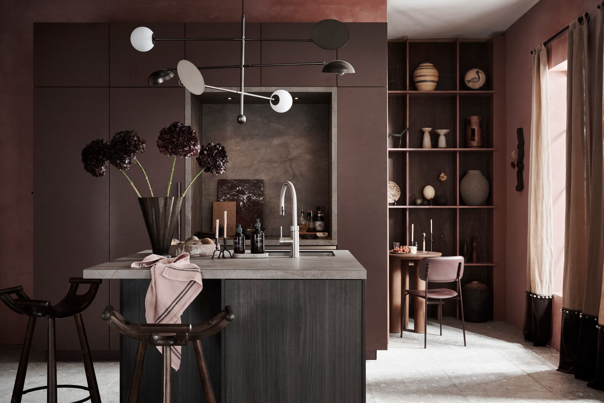 vtwonen_Keuken01-Aubergine-02 (2).jpg rode keuken