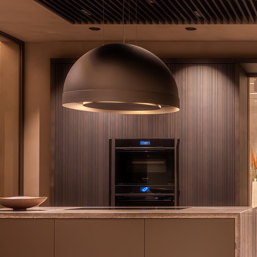 Eiland afzuiging met designverlichting.jpg Design afzuigkap
