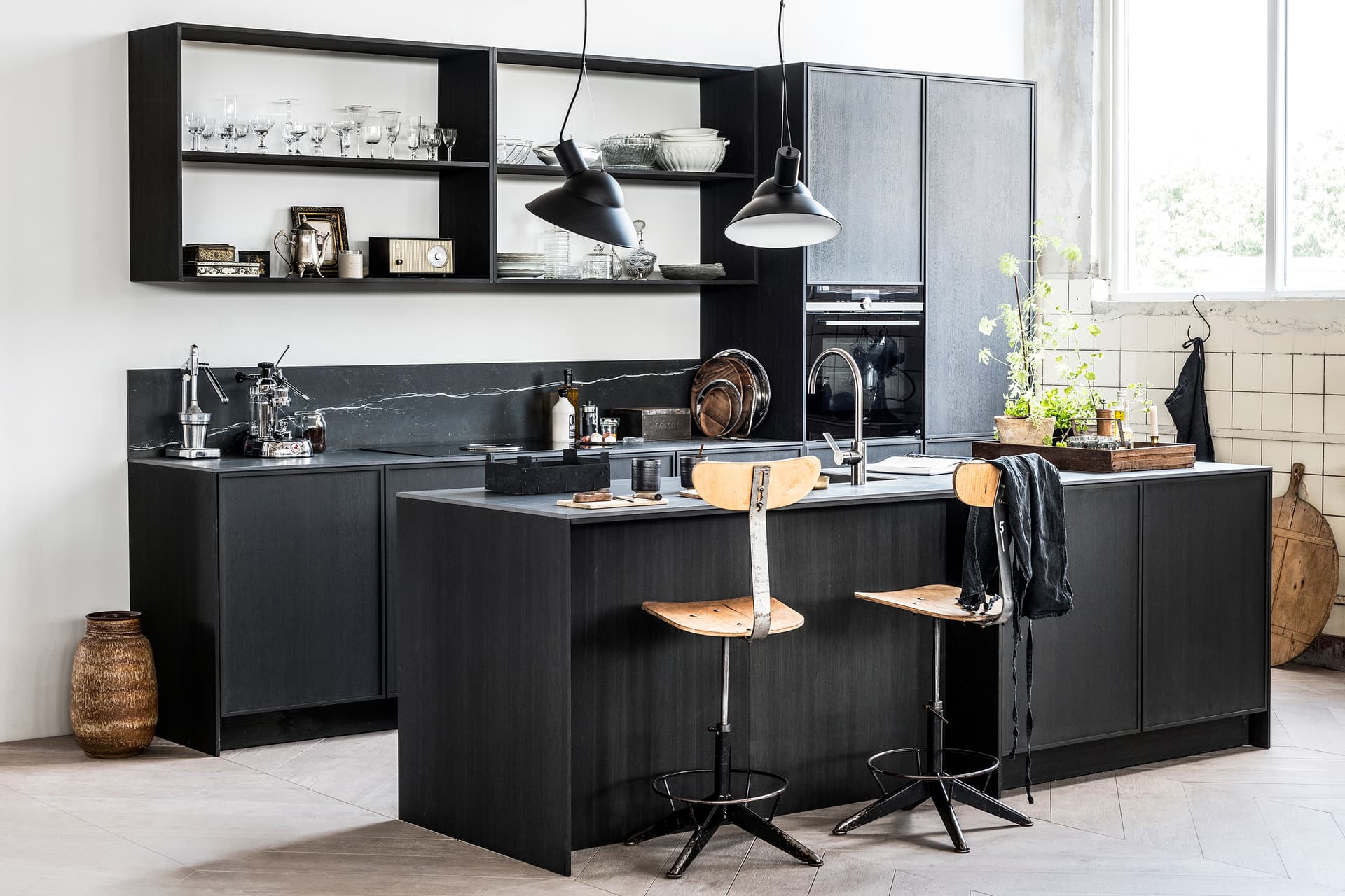 Kopie-van-vtwonen-Keuken2018_16.jpg Donker gekleurde keuken