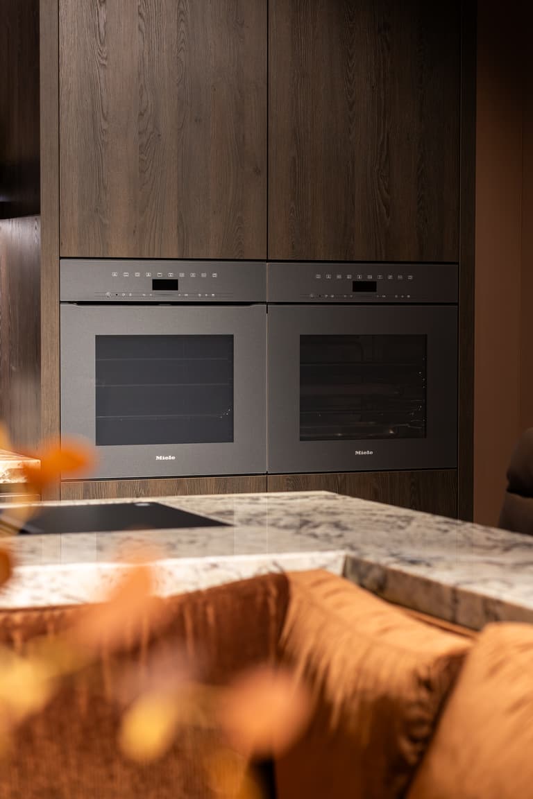 van-woonvilla-naar-droomvilla-grijze-ovens.jpg Twee grijze ovens